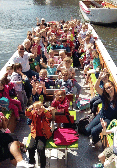 Boat-in-Gent-schoolrondvaarten